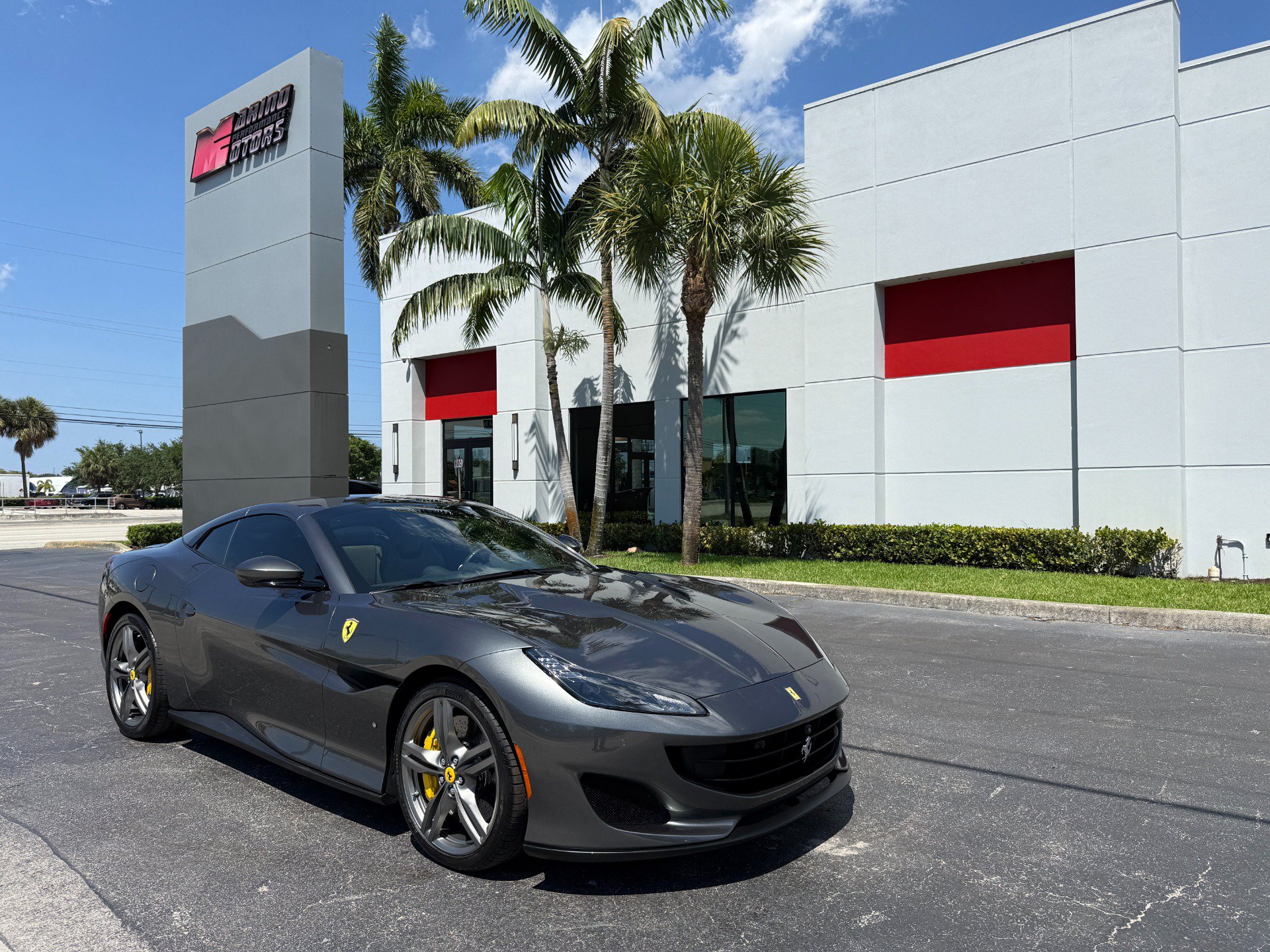 Used 2019 Ferrari Portofino RWD image 26