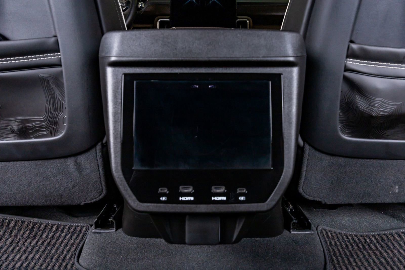 Used 2026 GMC Yukon Denali Ultimate w/ LPO, Floor Liner Package AWD/4WD image 34