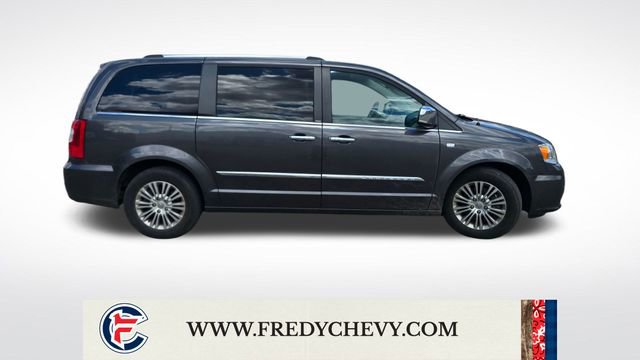 Used 2014 Chrysler Town & Country Touring-L FWD image 4
