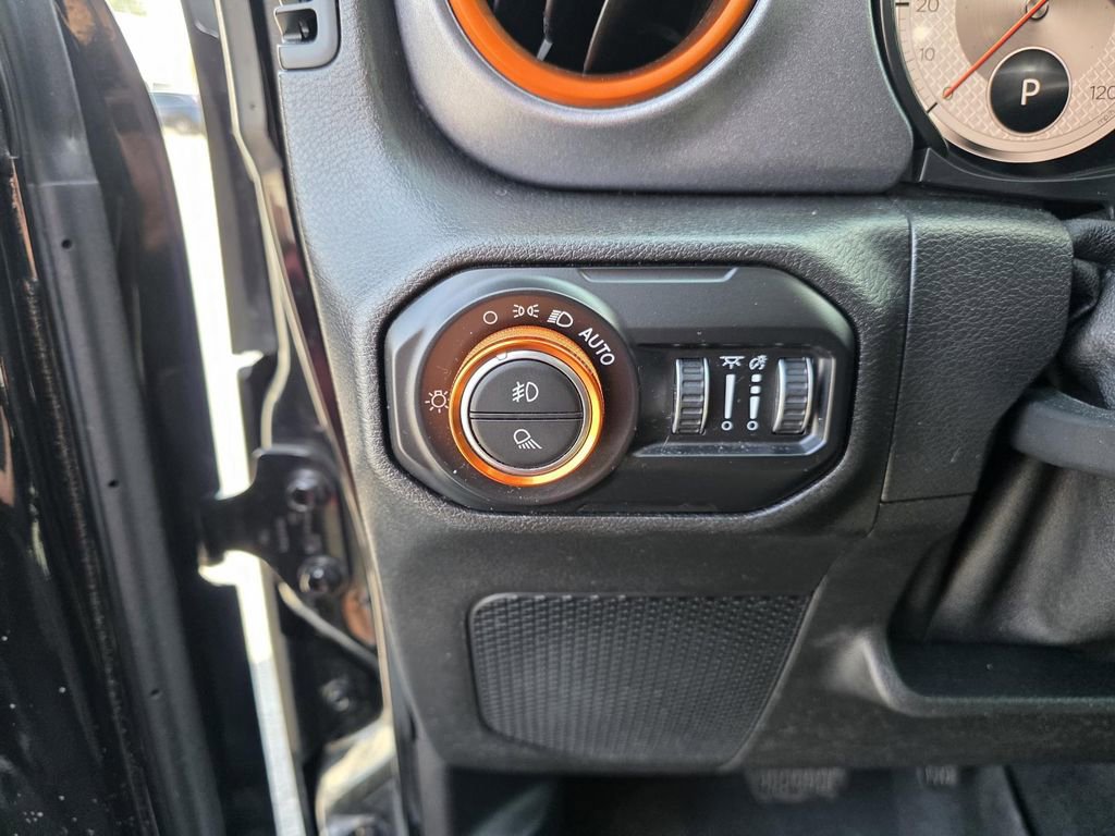 Used 2021 Jeep Gladiator Mojave w/ Trailer Tow Package image 15