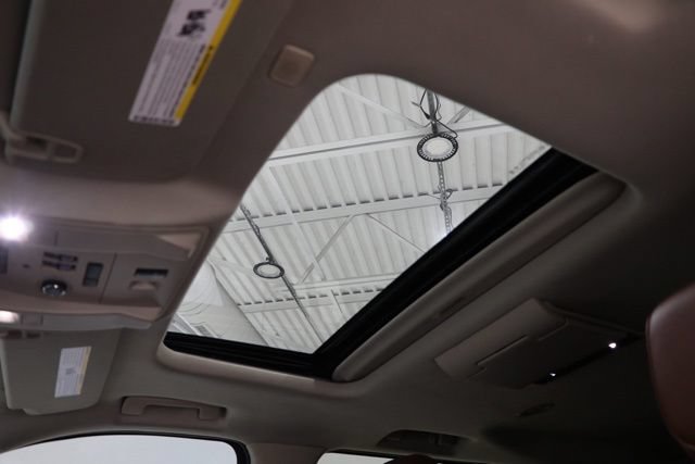 Used 2019 Cadillac Escalade ESV Luxury AWD/4WD image 28