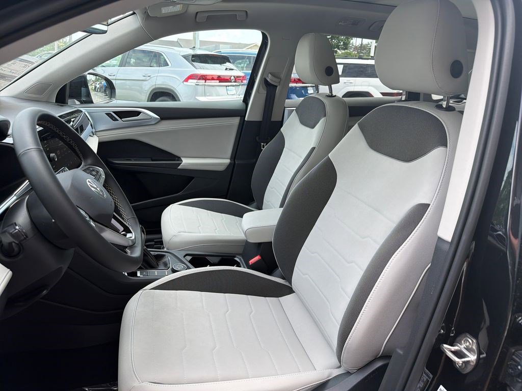 New 2026 Volkswagen Taos SE AWD/4WD image 7