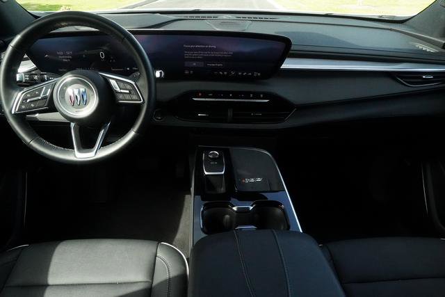 Used 2025 Buick Enclave Preferred image 14