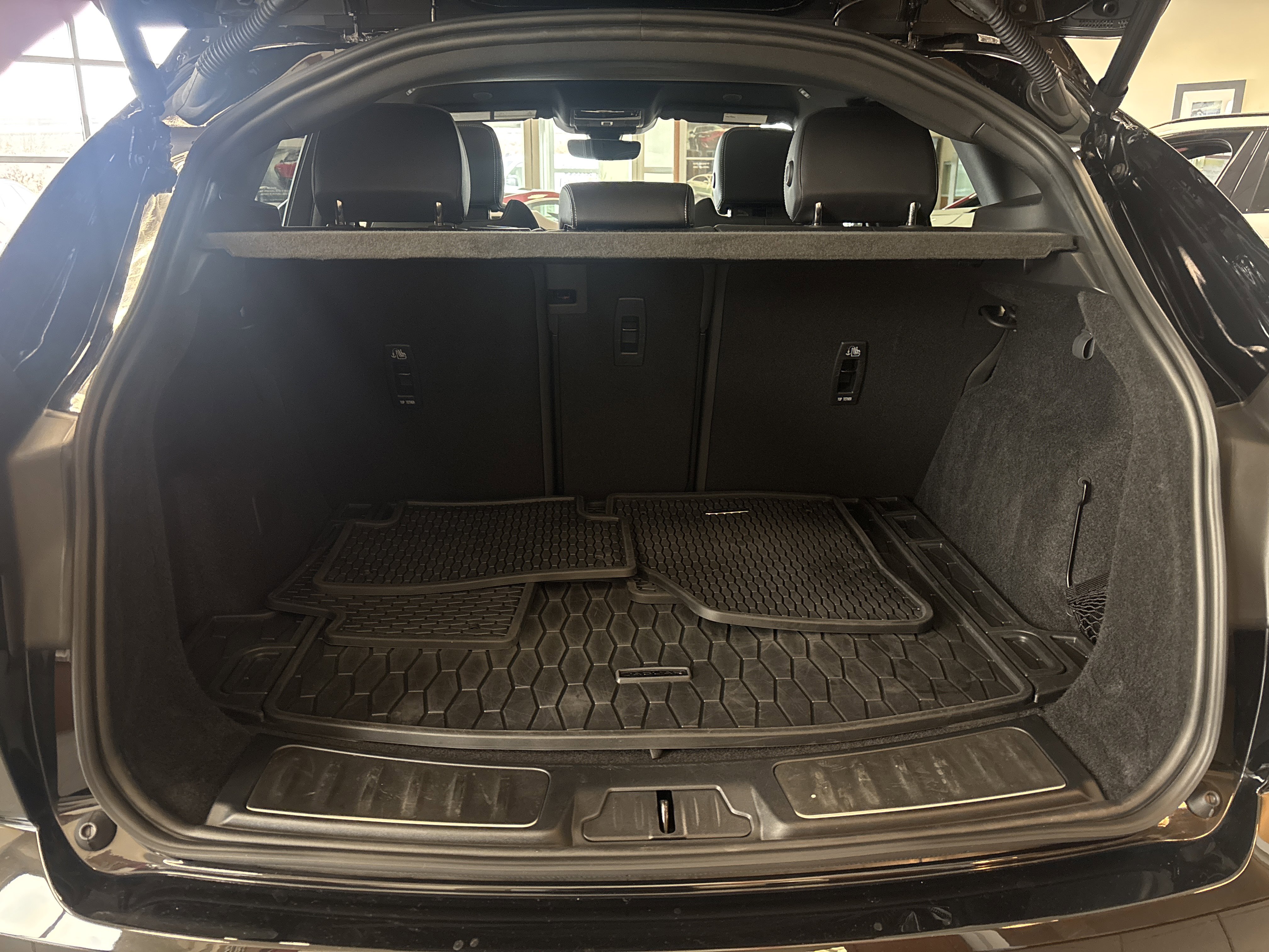 Used 2024 Jaguar E-PACE R-Dynamic SE image 21