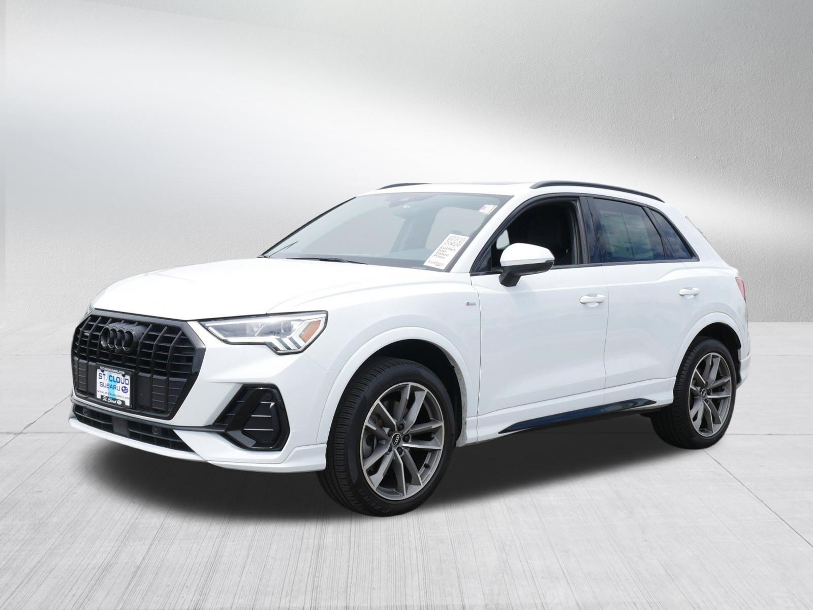 Certified 2022 Audi Q3 2.0T Premium Plus w/ Premium Plus Package AWD/4WD image 3