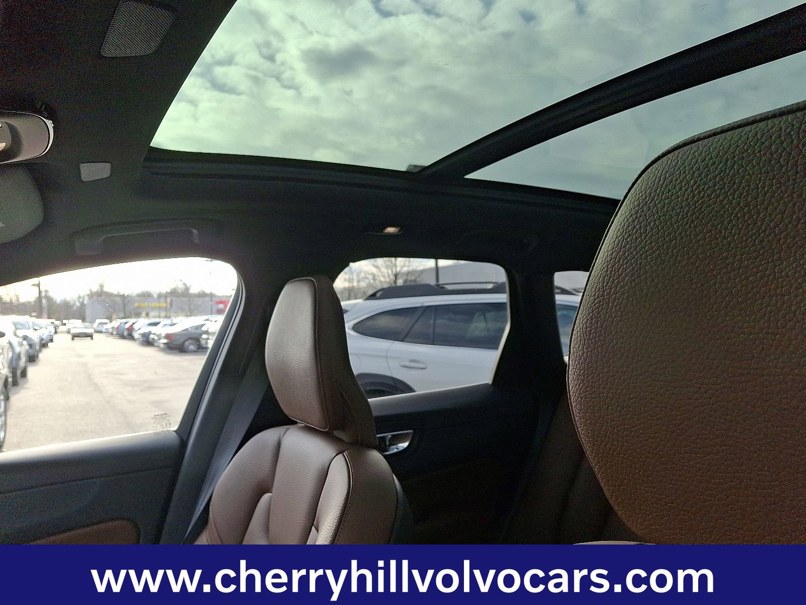 Certified 2023 Volvo XC60 B5 Plus image 15