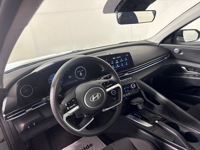 Used 2024 Hyundai Elantra SEL FWD image 18