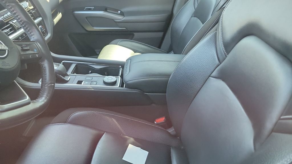 Used 2023 Nissan Pathfinder SL w/ SL Premium Package image 5