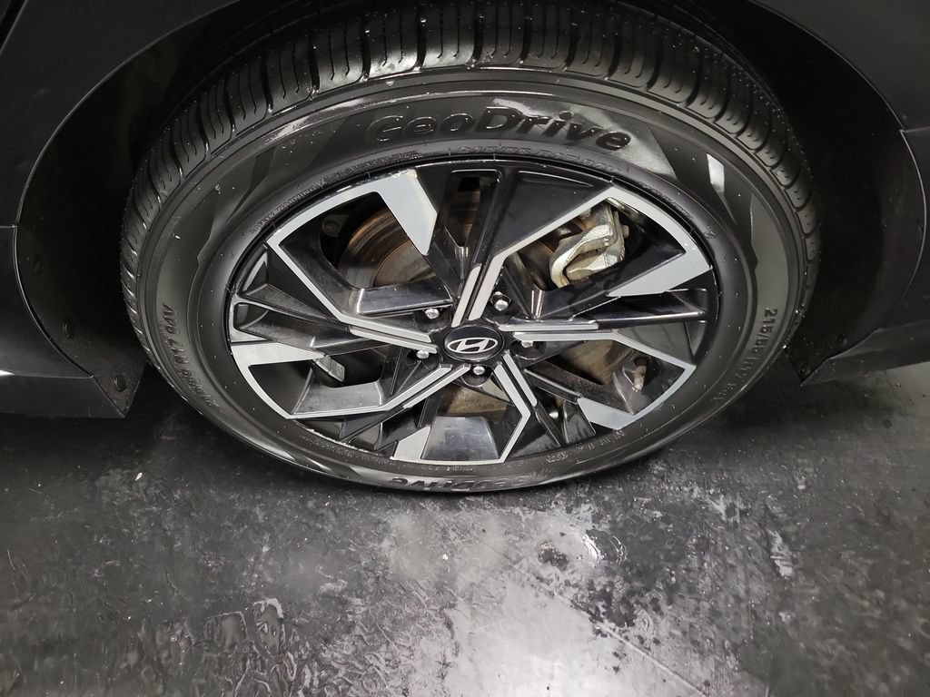 Used 2025 Hyundai Sonata SEL FWD image 12