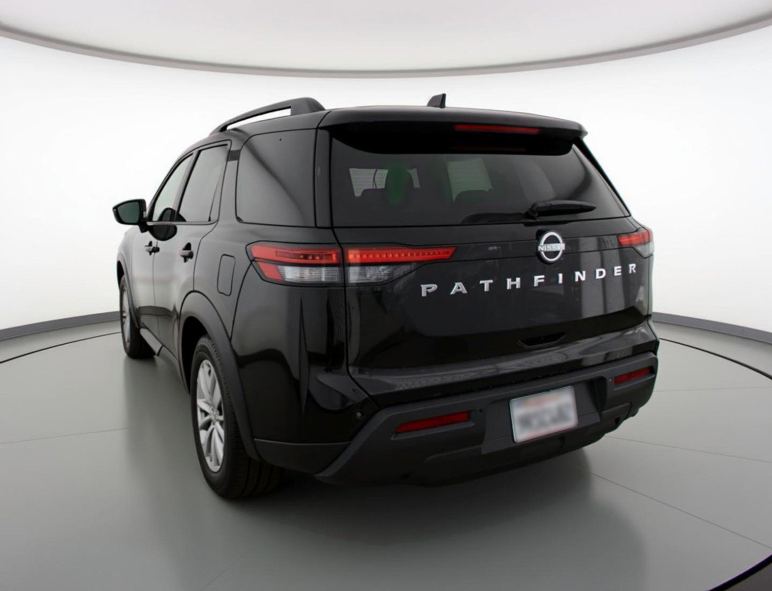 Used 2025 Nissan Pathfinder SV image 6