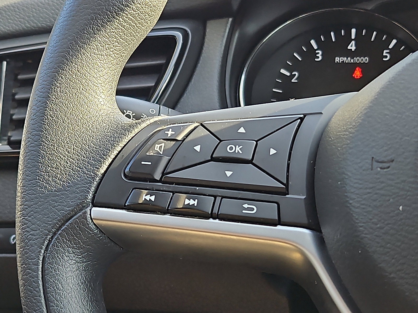 Certified 2022 Nissan Rogue Sport S image 19