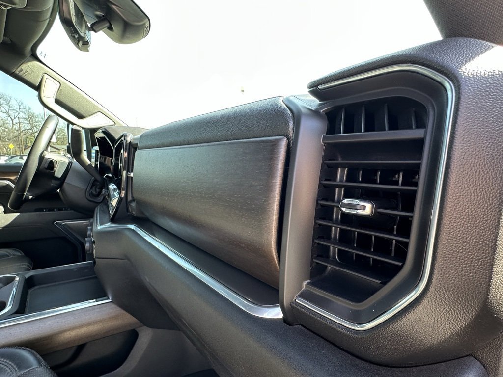 Used 2025 Chevrolet Silverado 2500 High Country w/ Technology Package image 17