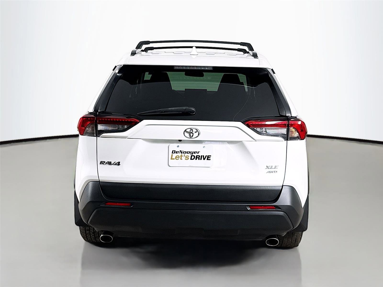 Used 2022 Toyota RAV4 XLE w/ Convenience Package image 8