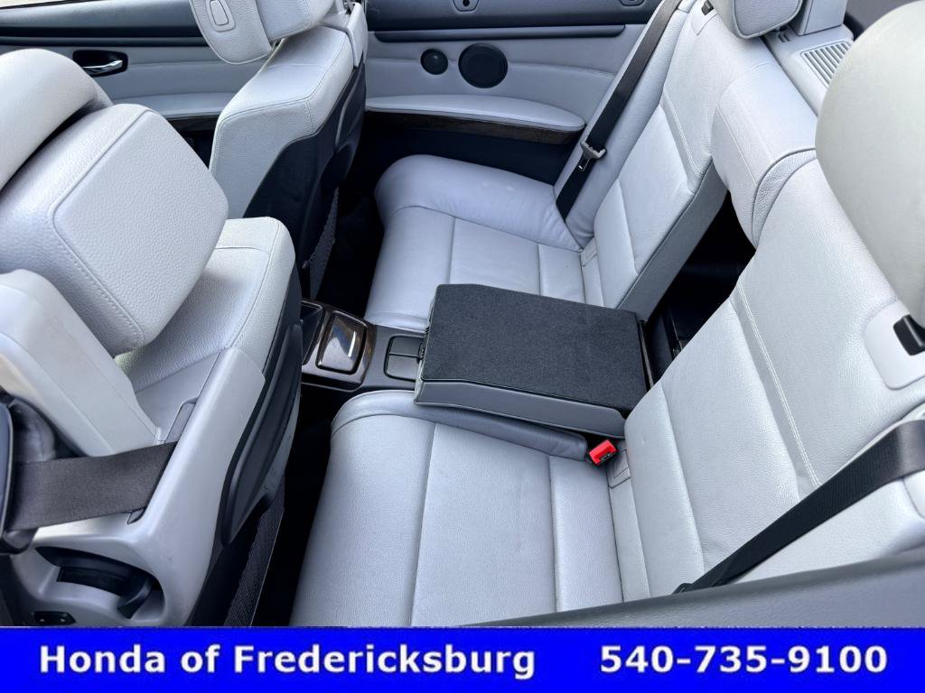 Used 2012 BMW 335i Convertible RWD image 27