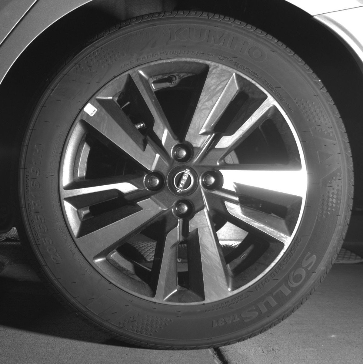 Used 2025 Nissan Versa SV image 14