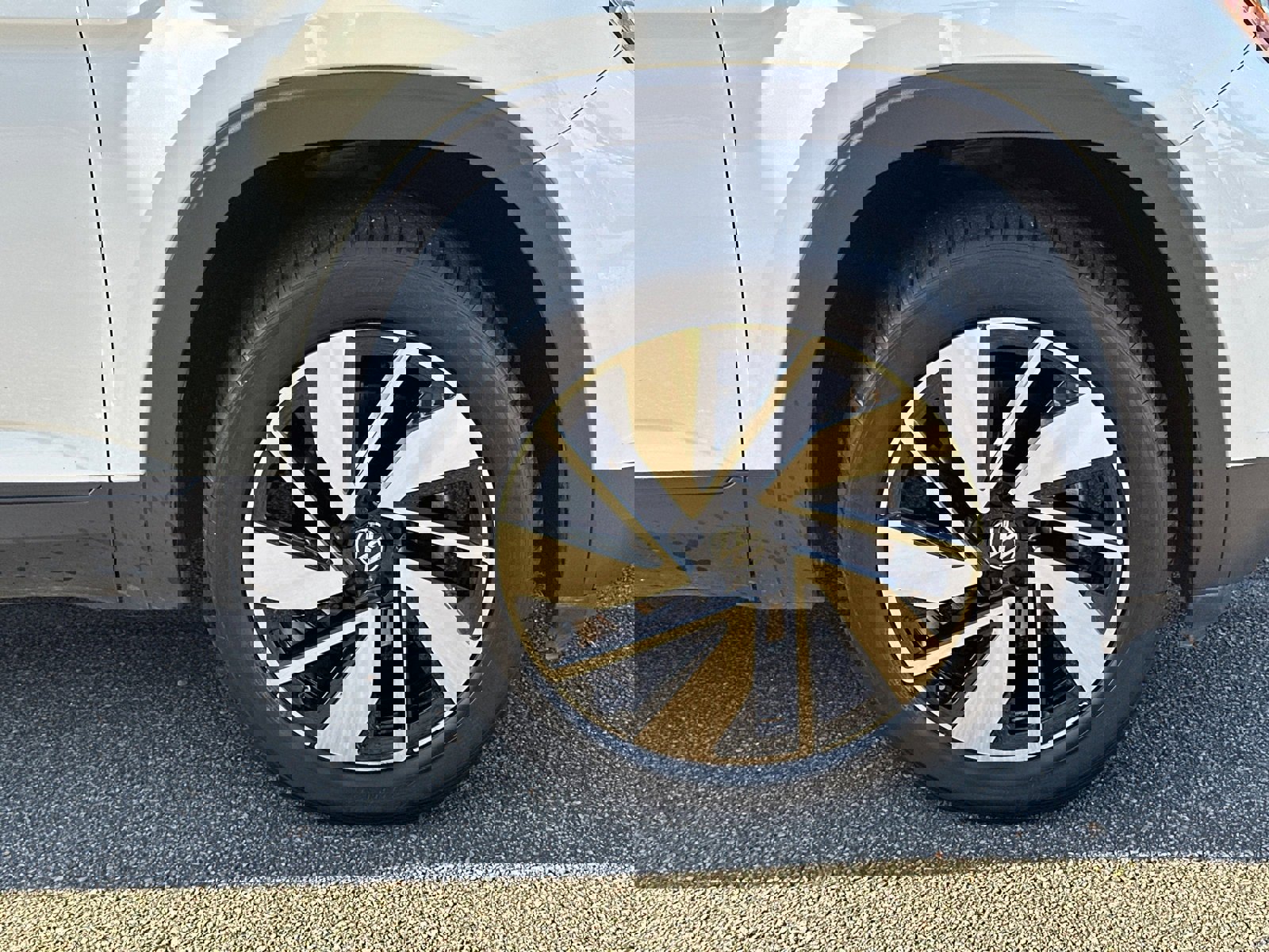 Used 2024 Volkswagen Atlas SE image 12