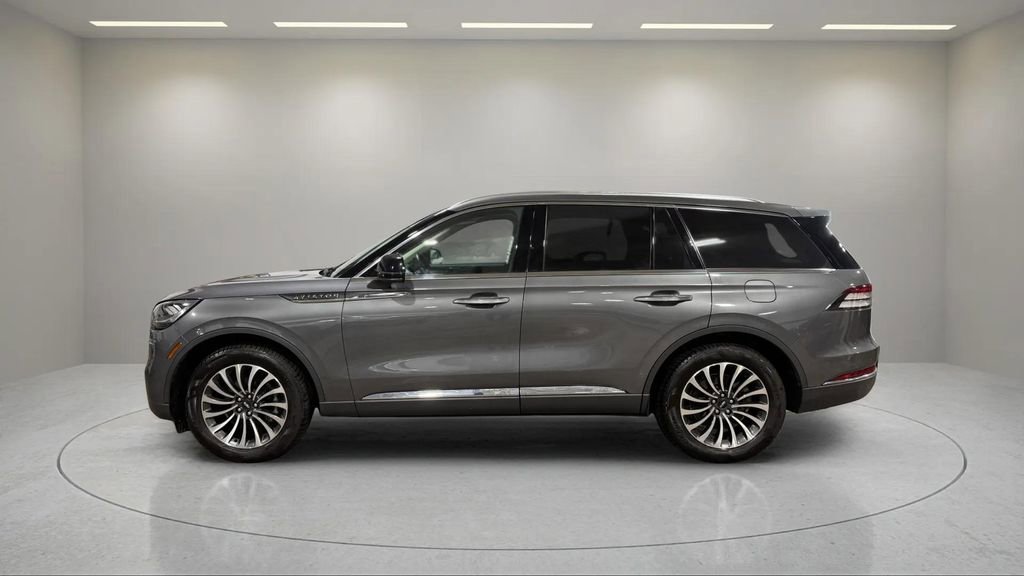 Certified 2023 Lincoln Aviator Reserve w/ Elements Package Plus image 16