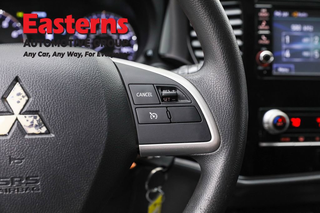 Used 2020 Mitsubishi Outlander ES image 16