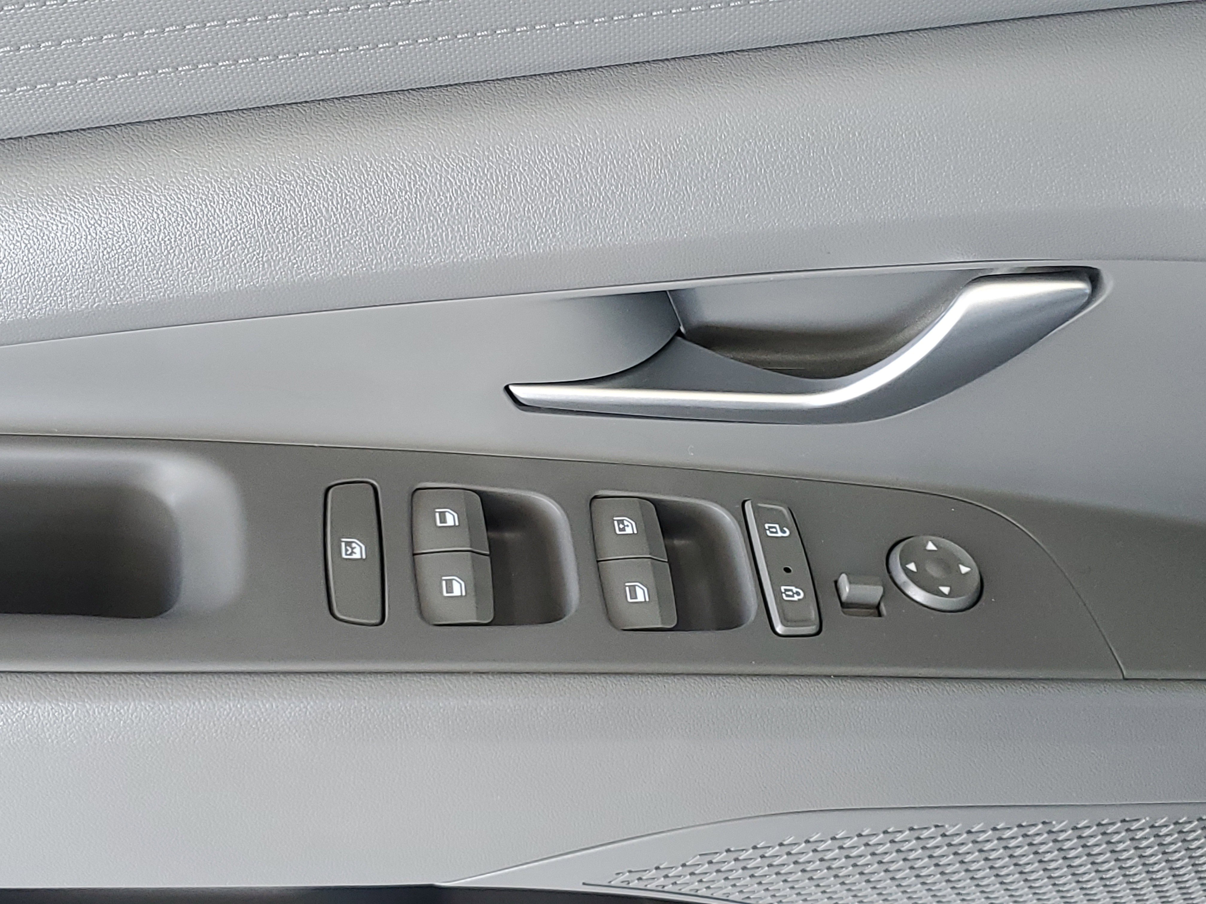 Used 2023 Hyundai Elantra SEL FWD image 14