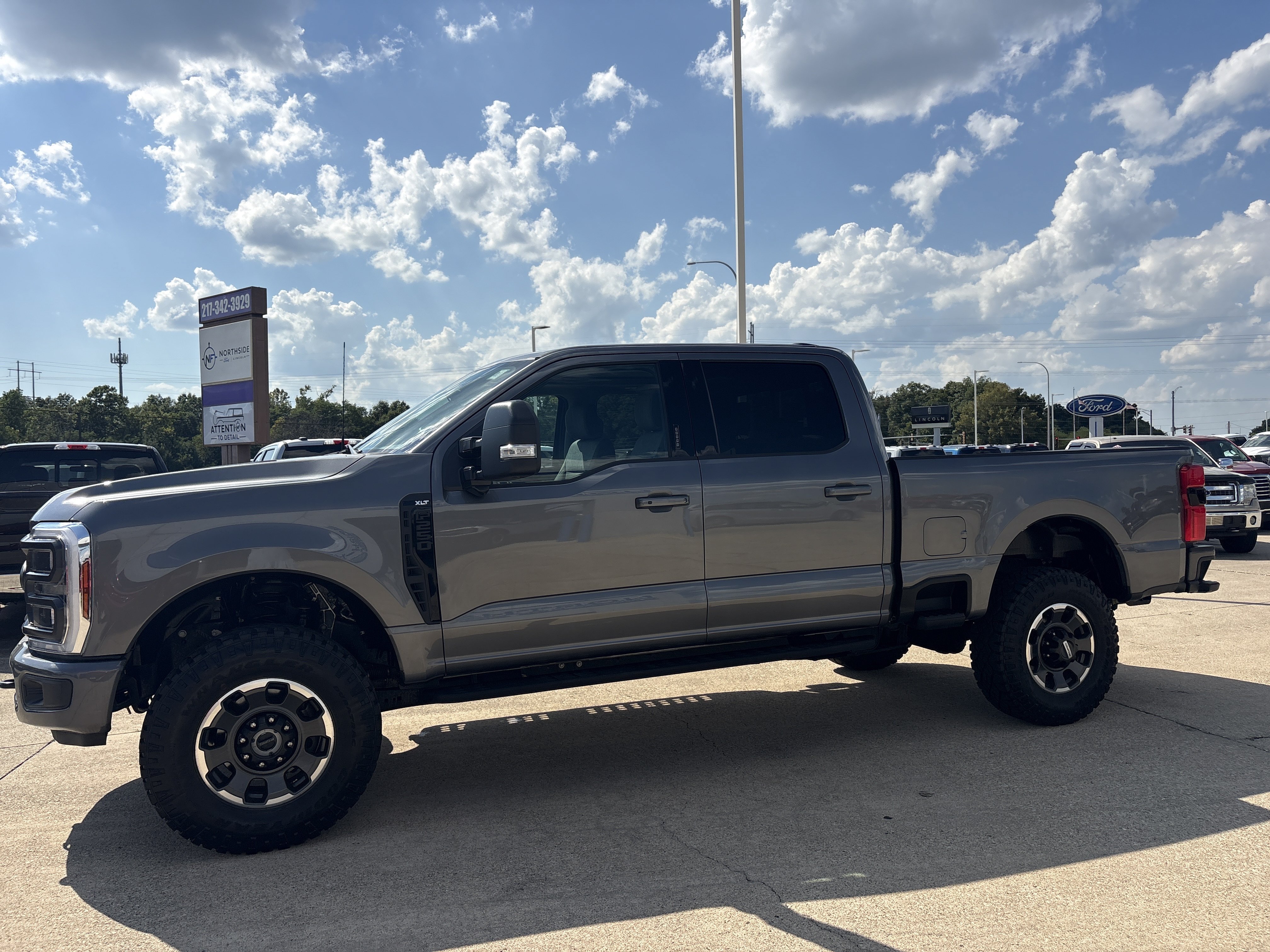 Used 2024 Ford F250 XLT w/ Tremor Off-Road Package AWD/4WD image 3
