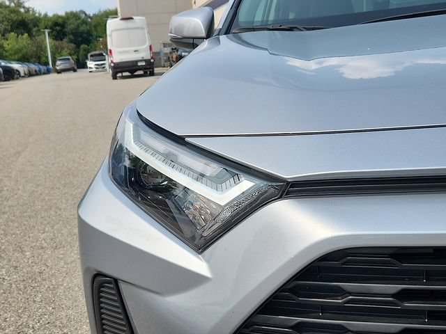 Used 2025 Toyota RAV4 XLE AWD/4WD image 9