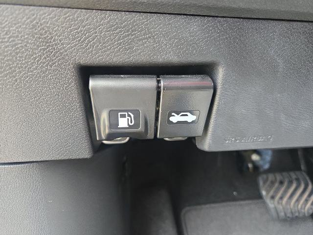Certified 2023 Nissan Kicks SR FWD image 24