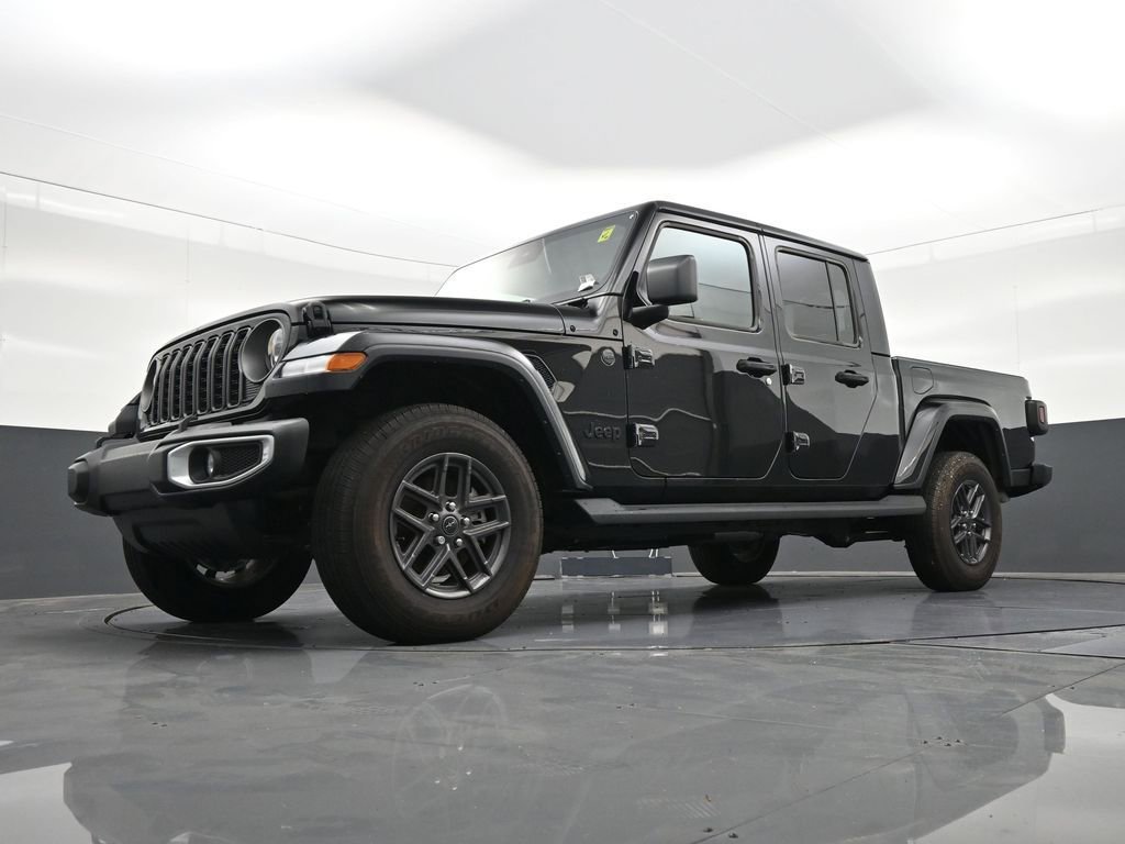 Used 2025 Jeep Gladiator Sport image 22