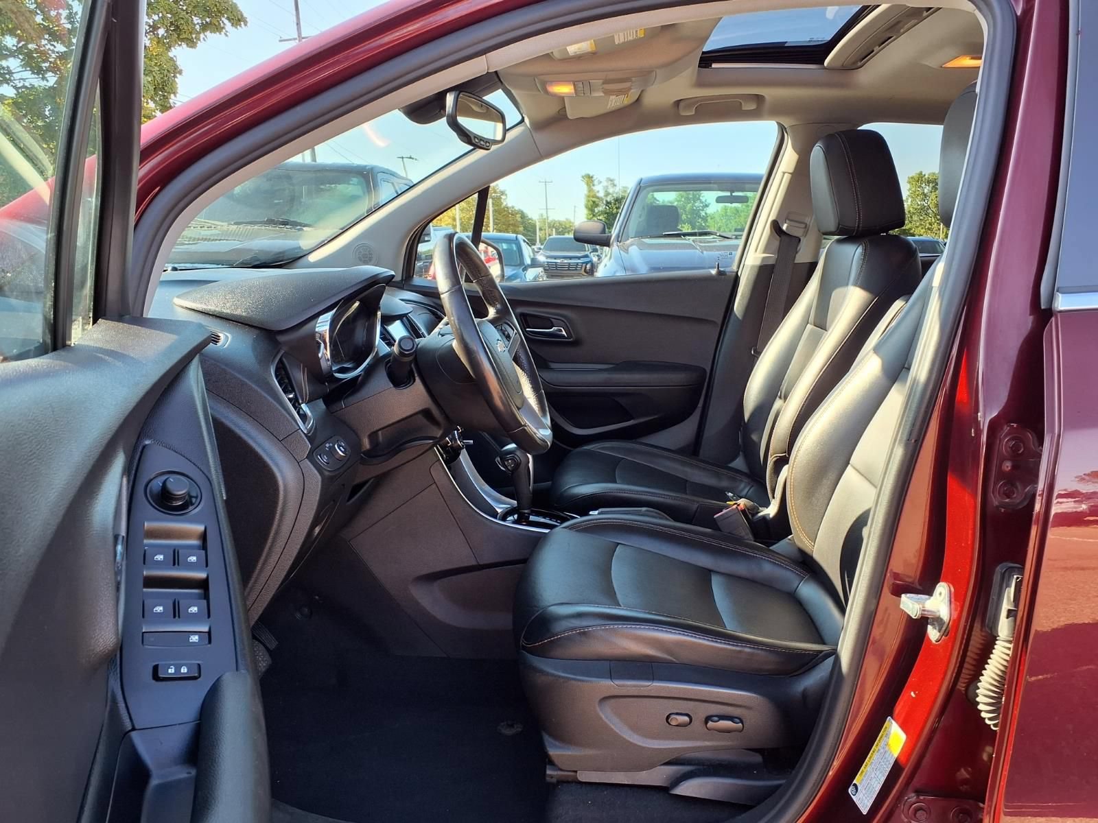 Used 2017 Chevrolet Trax Premier FWD image 17