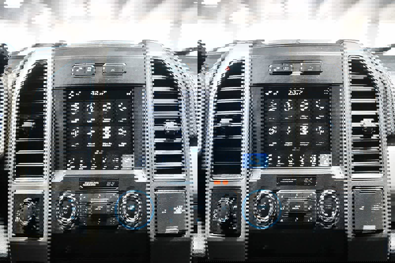 Used 2019 Ford F250 Lariat w/ Lariat Value Package image 11