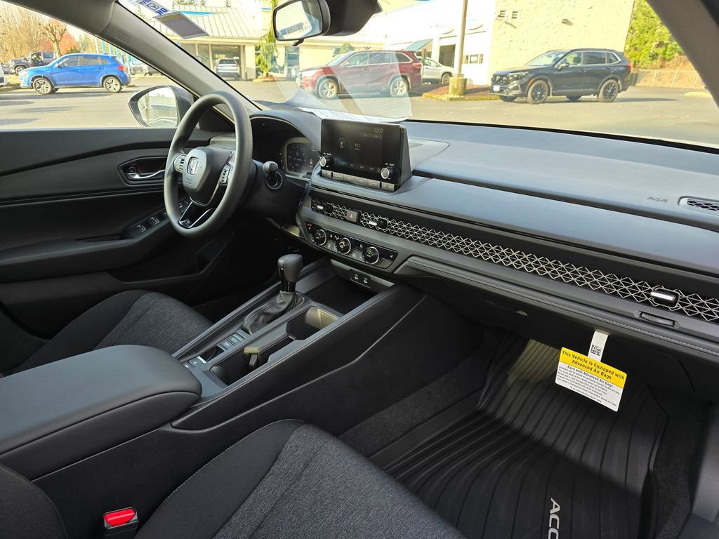 Used 2025 Honda Accord SE image 4