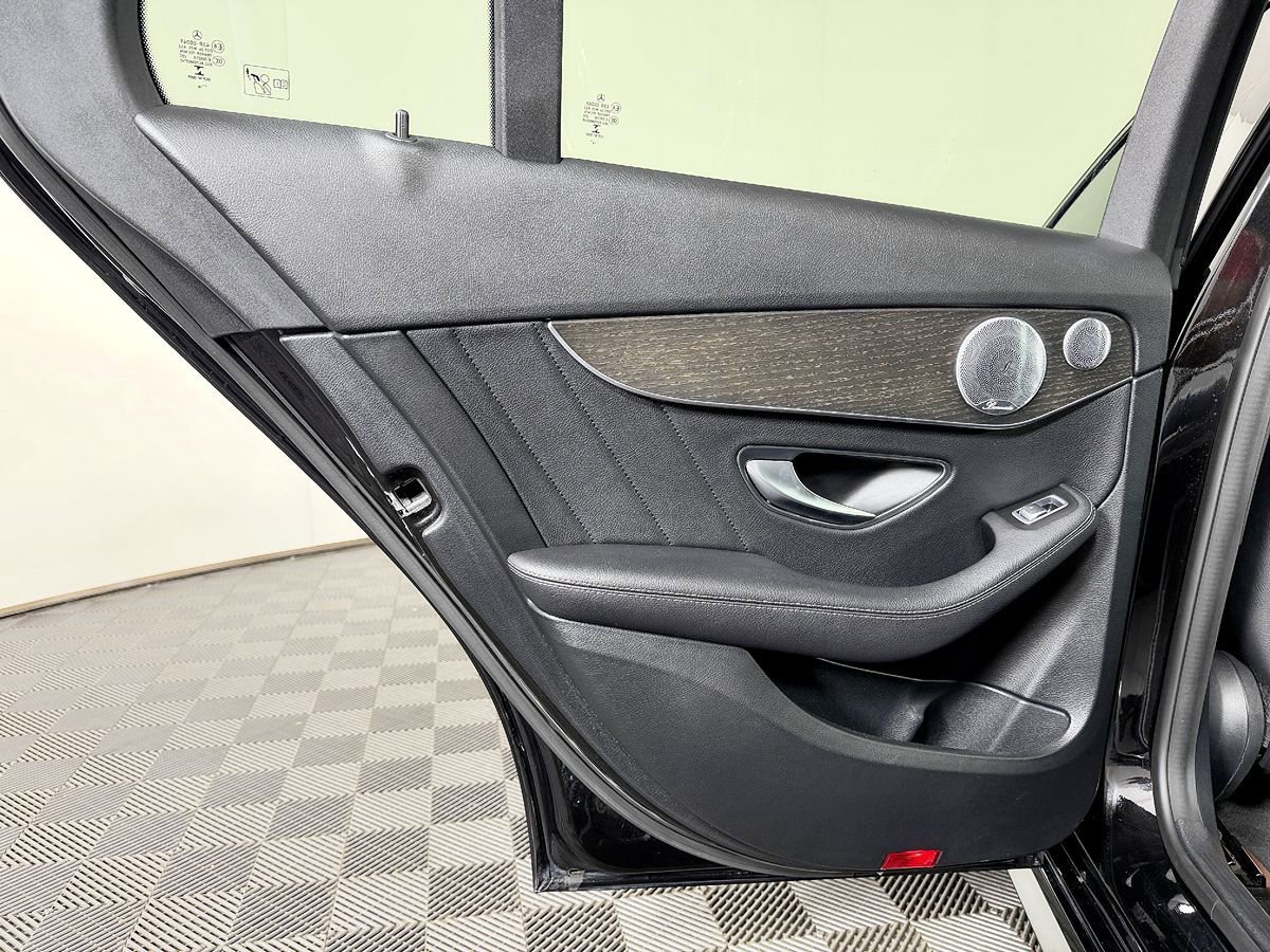 Used 2019 Mercedes-Benz C 300 4MATIC Coupe image 35