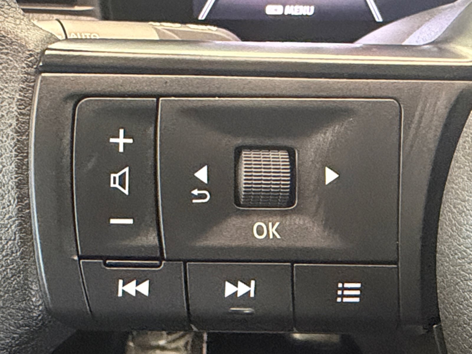 Used 2026 Nissan Kicks SV w/ SV Premium Package FWD image 19