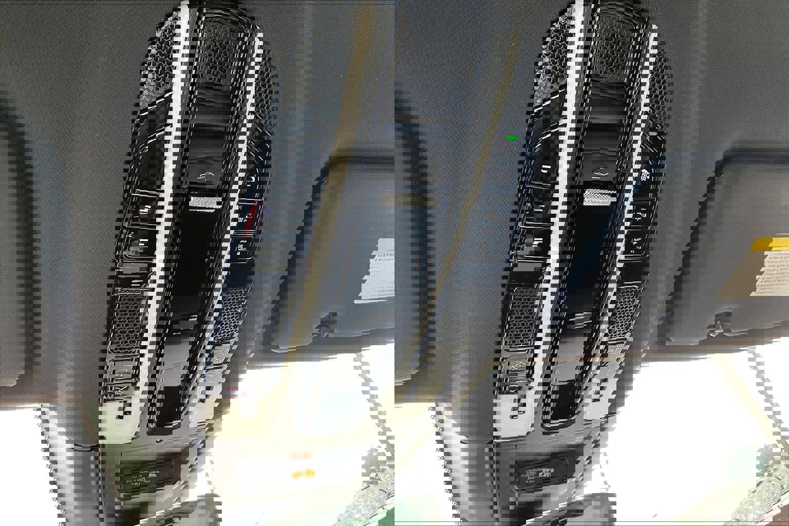 Used 2023 Porsche Cayenne Coupe image 34