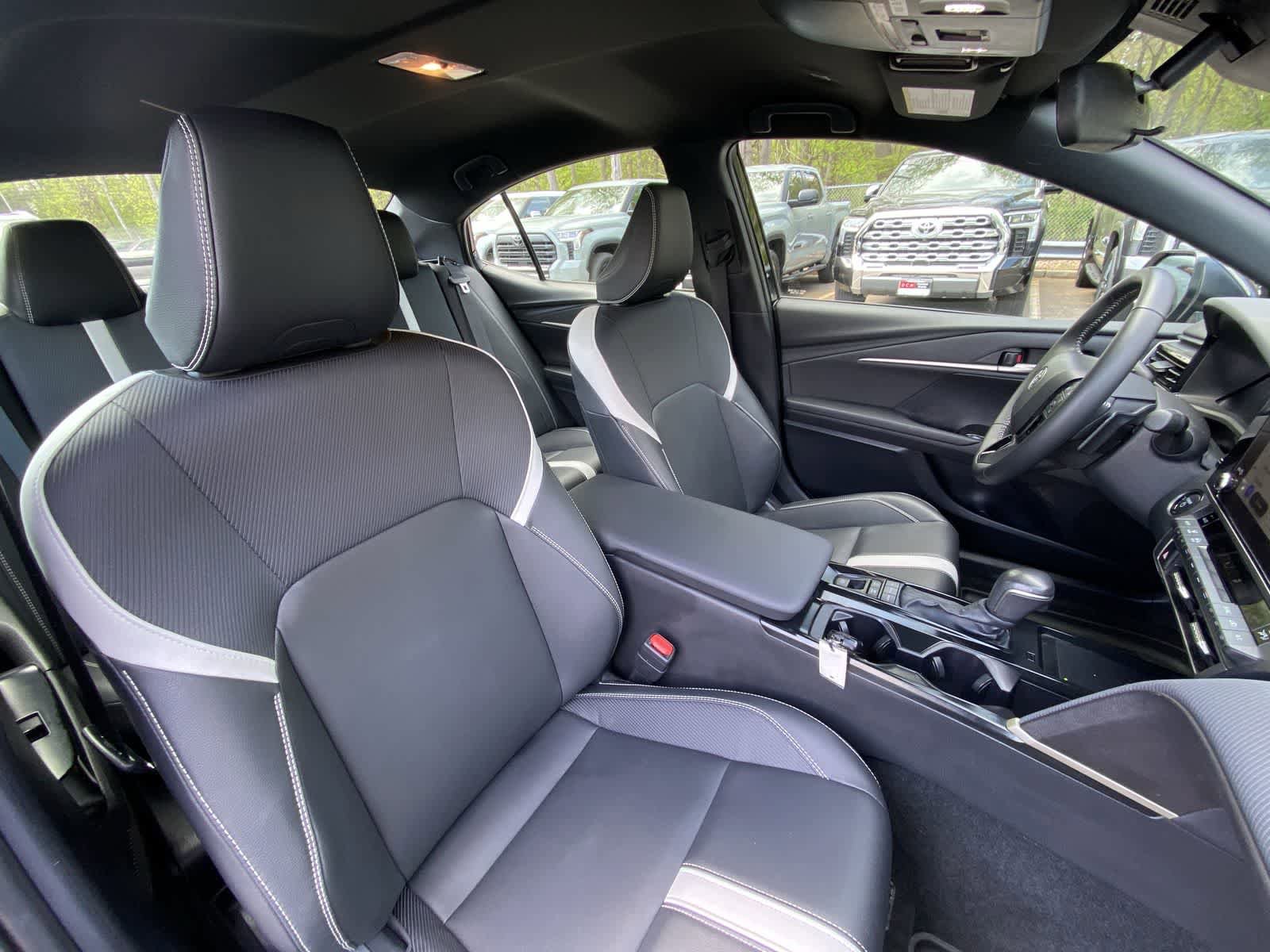 Used 2025 Toyota Camry SE FWD image 24
