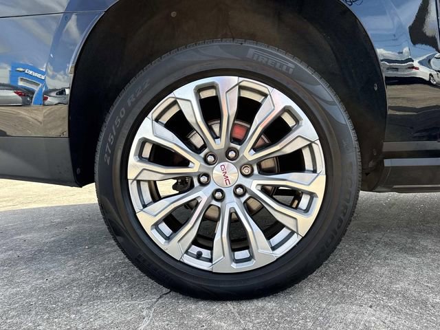 Used 2021 GMC Yukon XL Denali w/ Denali Premium Package image 10