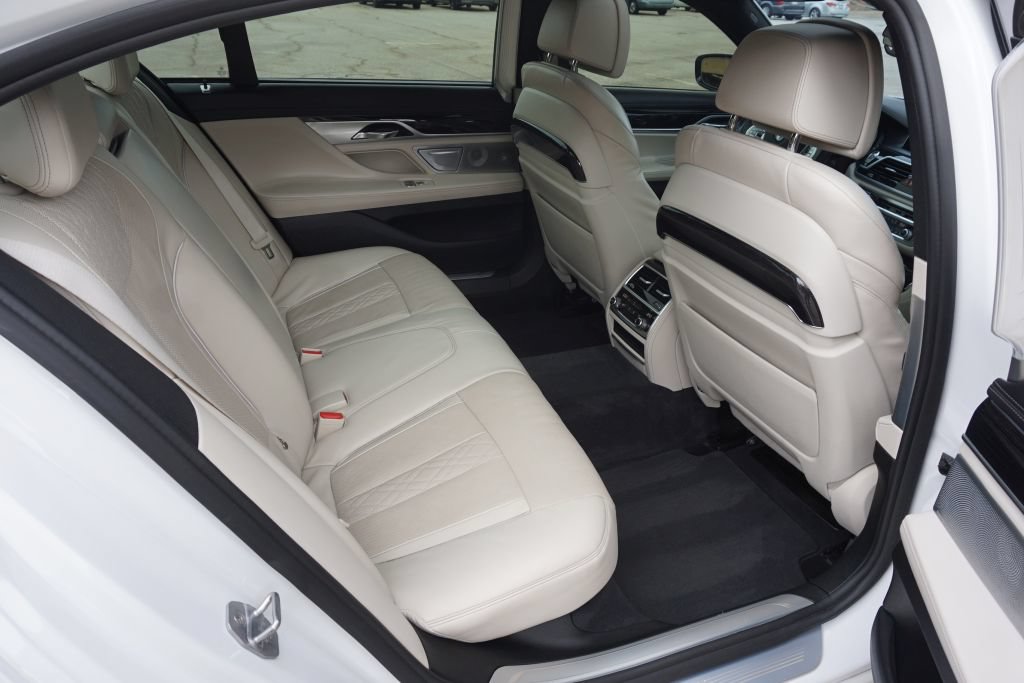 Used 2016 BMW 750i xDrive AWD/4WD image 27