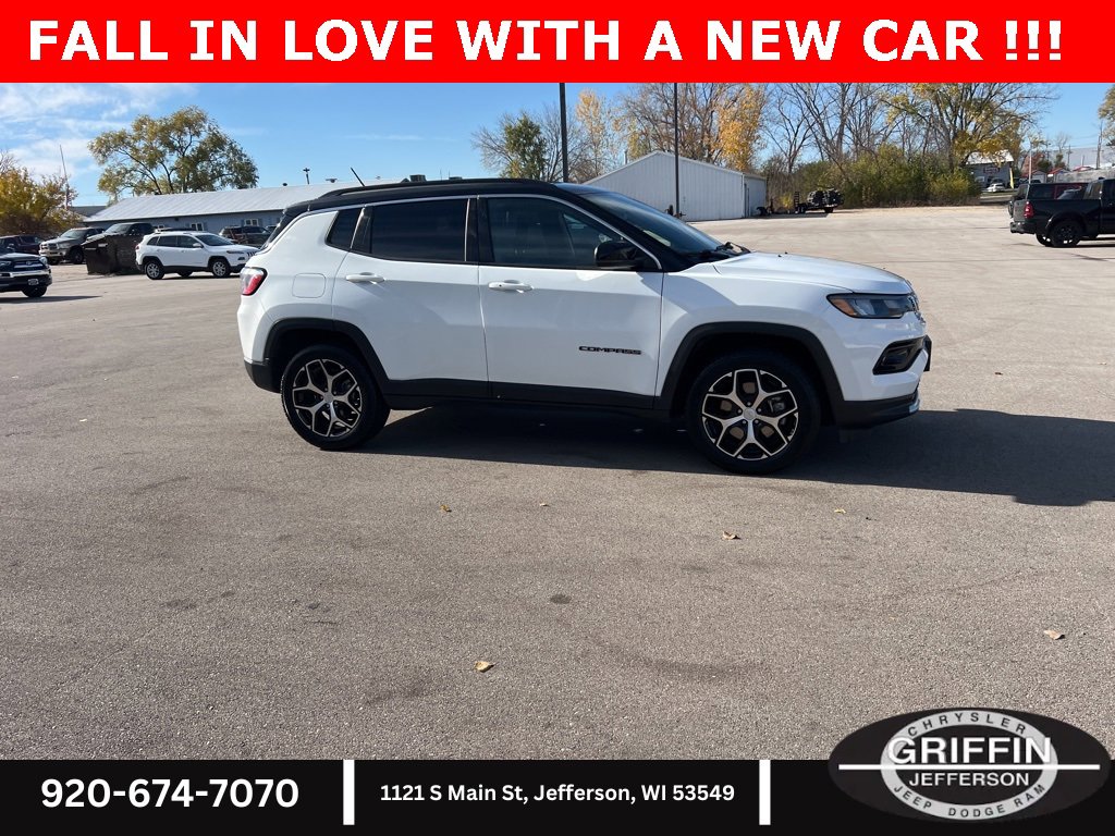 Used 2024 Jeep Compass Limited image 8