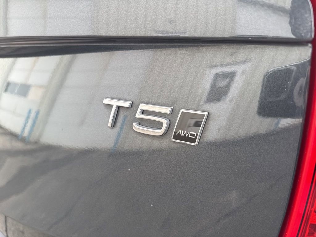 Used 2022 Volvo XC90 T5 Momentum w/ Climate Package image 10