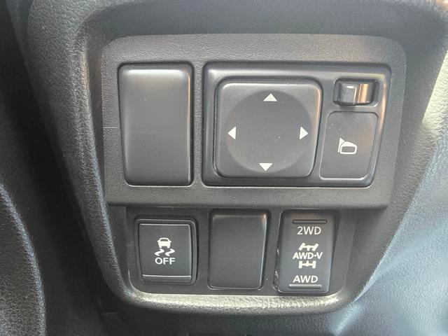 Used 2013 Nissan Juke SV AWD/4WD image 24