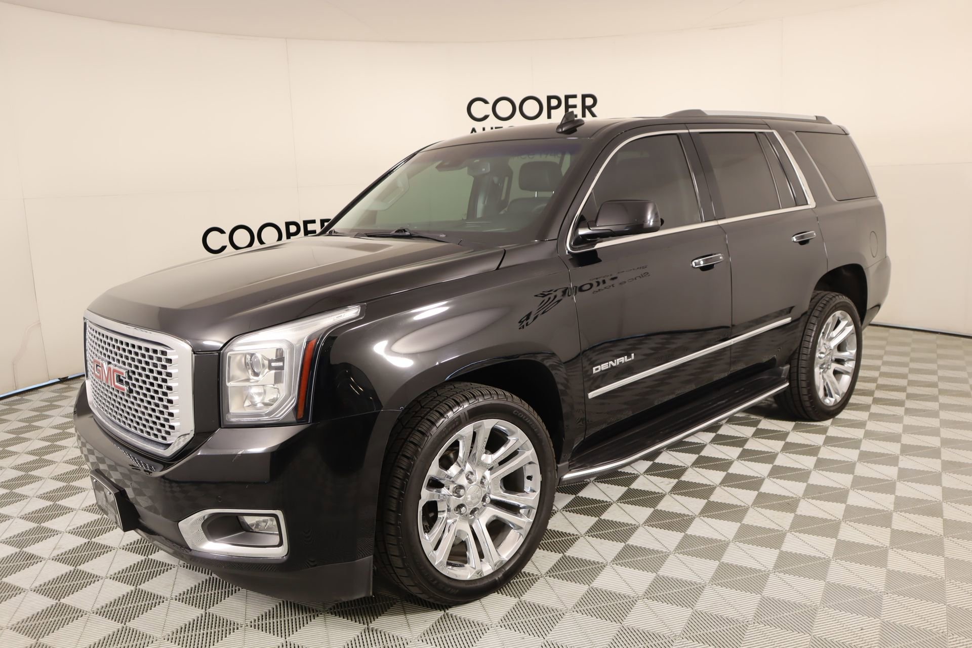 Used 2017 GMC Yukon Denali w/ Open Road Package image 11