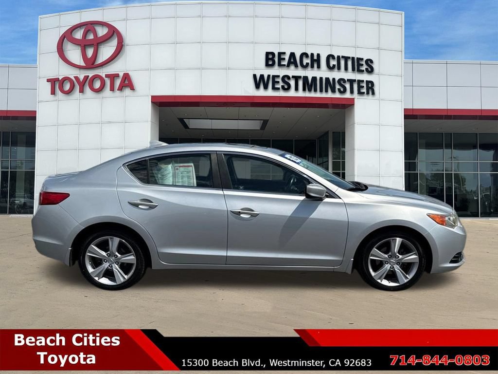 Used 2013 Acura ILX w/ Technology Package FWD image 13