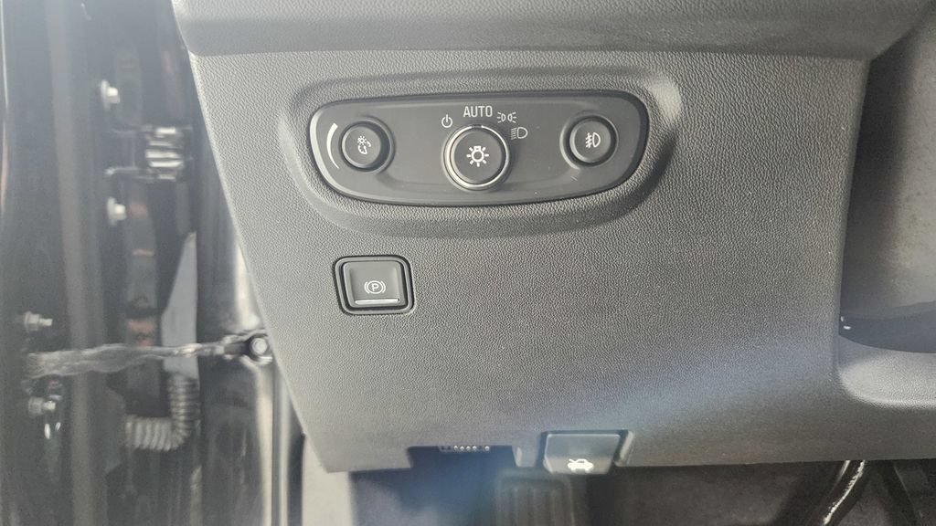 Used 2024 GMC Terrain AT4 w/ LPO, Floor Liner Package AWD/4WD image 21