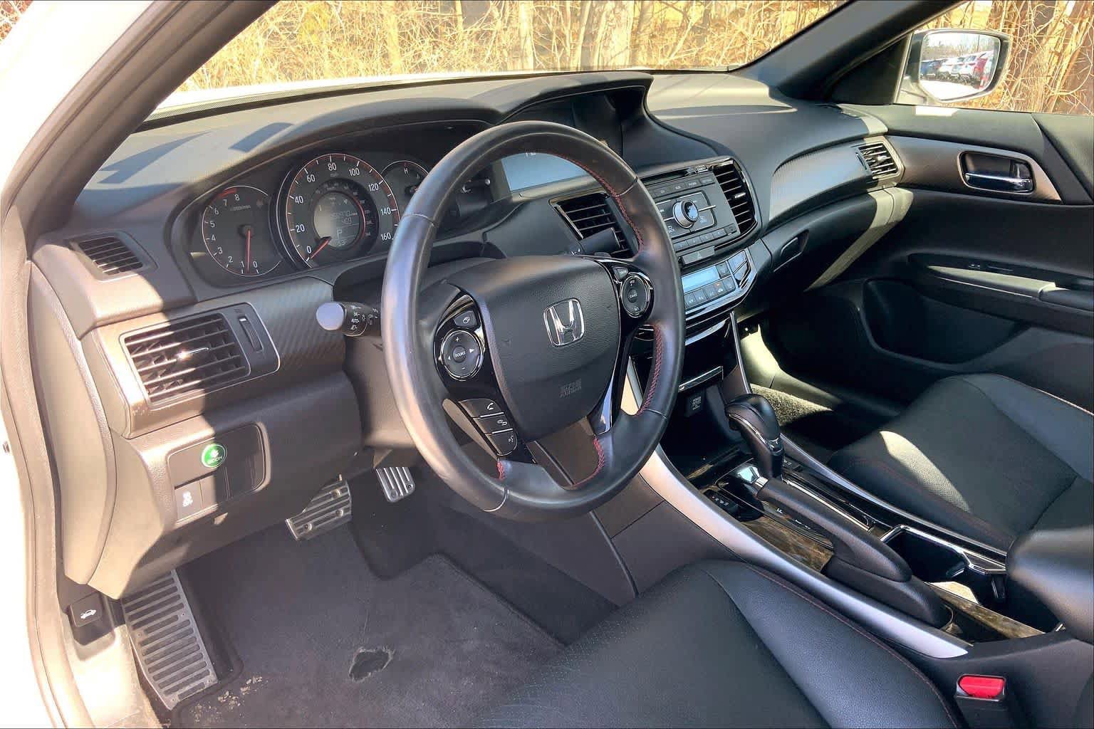 Used 2017 Honda Accord Sport Special Edition image 18
