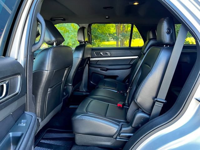 Used 2019 Ford Explorer XLT w/ Equipment Group 202A AWD/4WD image 22