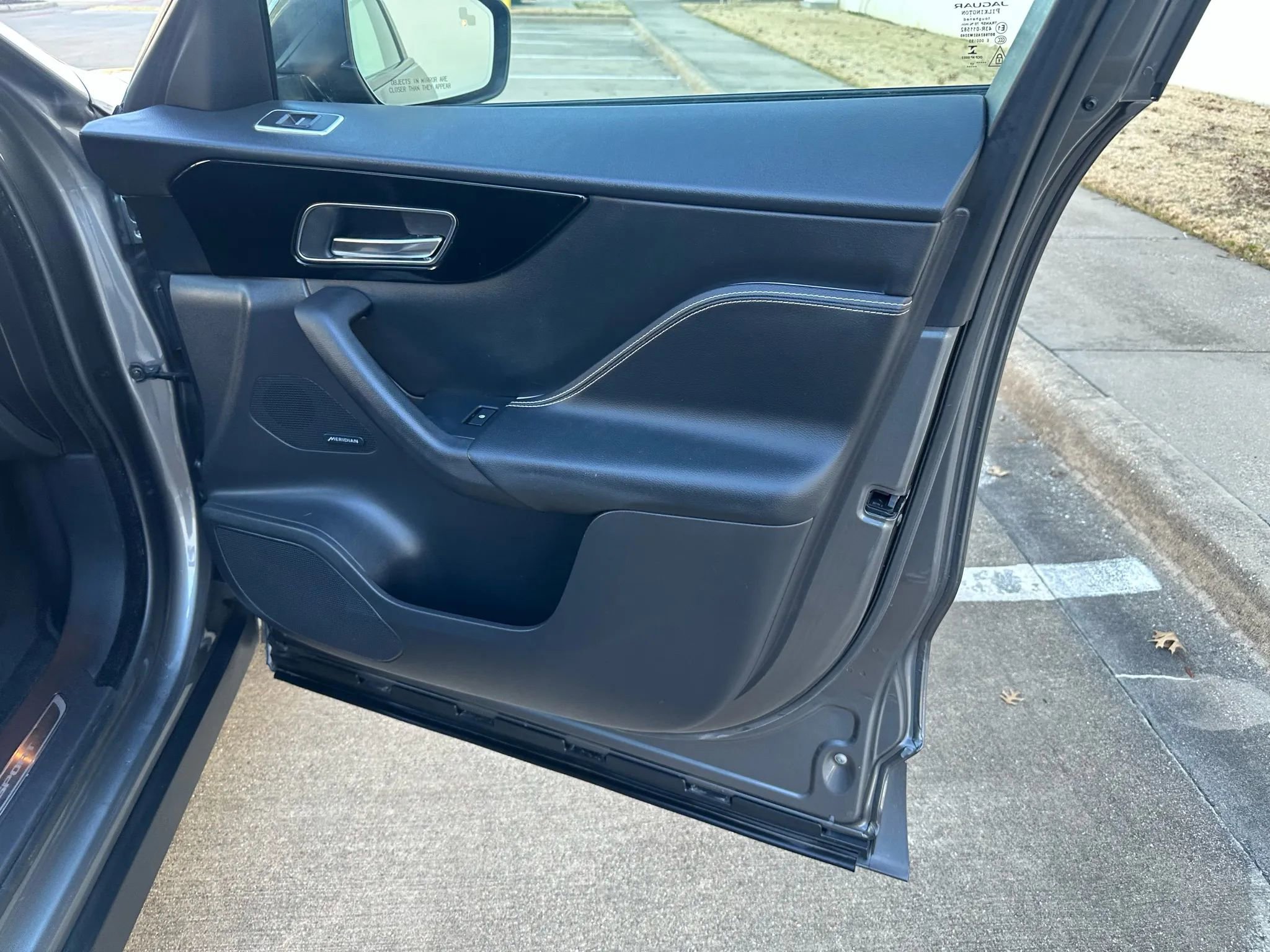 Used 2017 Jaguar F-PACE R-Sport image 27