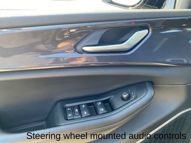 Used 2022 Jeep Grand Cherokee L Laredo image 25