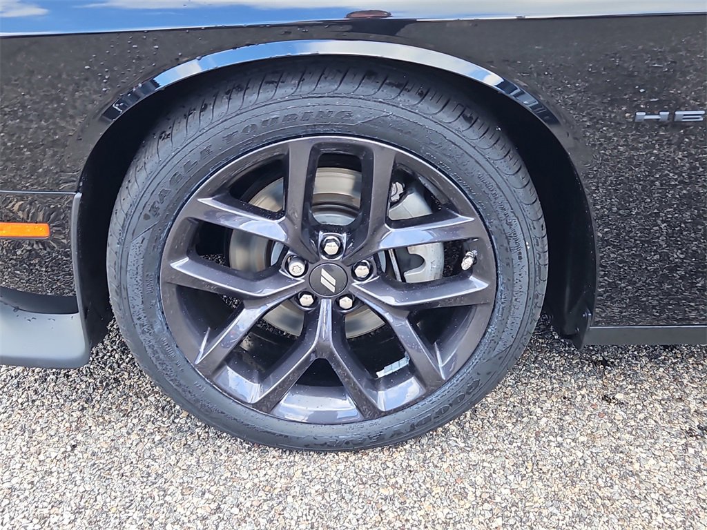 Used 2022 Dodge Challenger R/T w/ Blacktop Package image 7