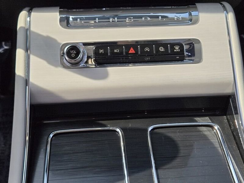 Used 2026 Lincoln Aviator Reserve image 31