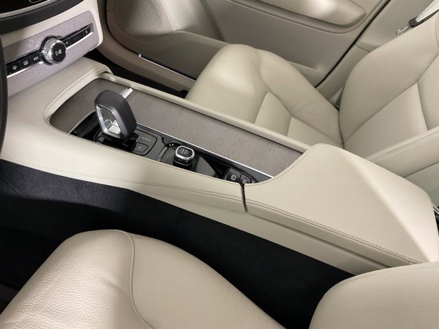 Certified 2025 Volvo XC90 B6 Plus w/ Protection Package Premier AWD/4WD image 15