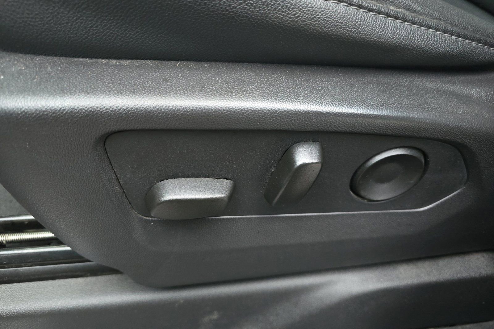 Used 2024 GMC Sierra 1500 SLT image 15